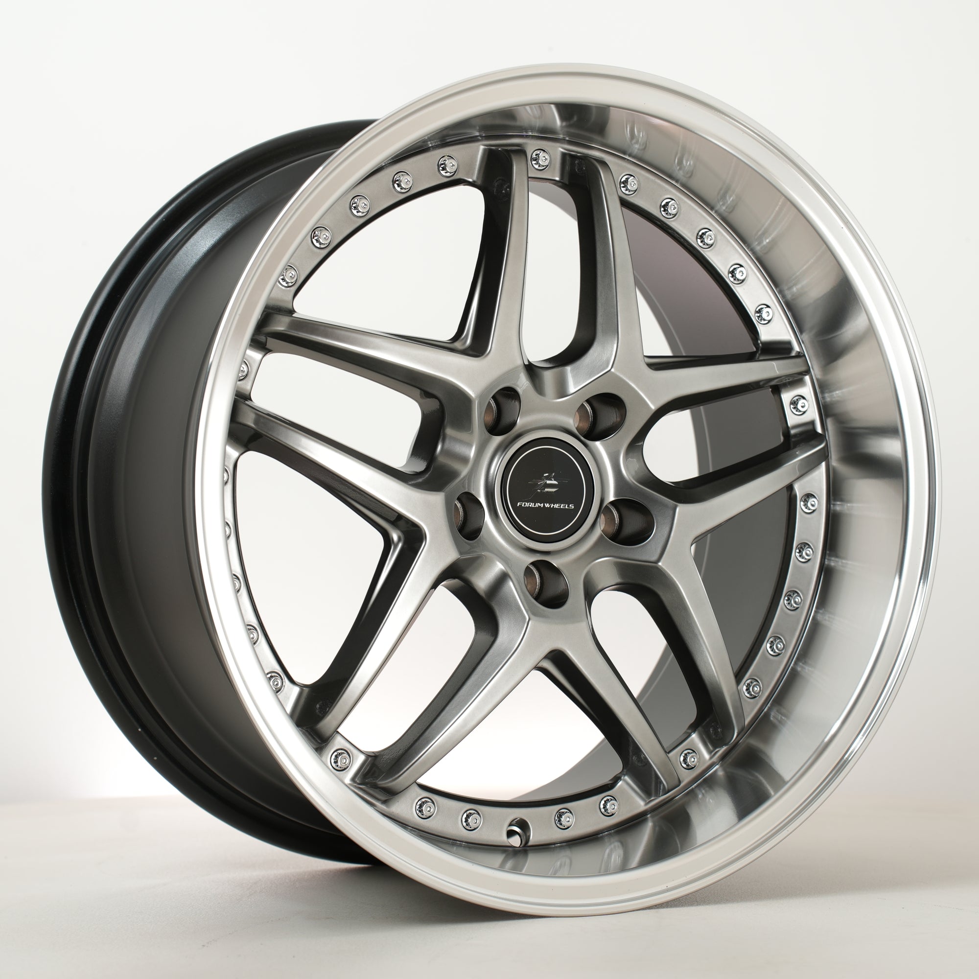 Forum Vice 18x9.5 5x100 ET35 RLHblack