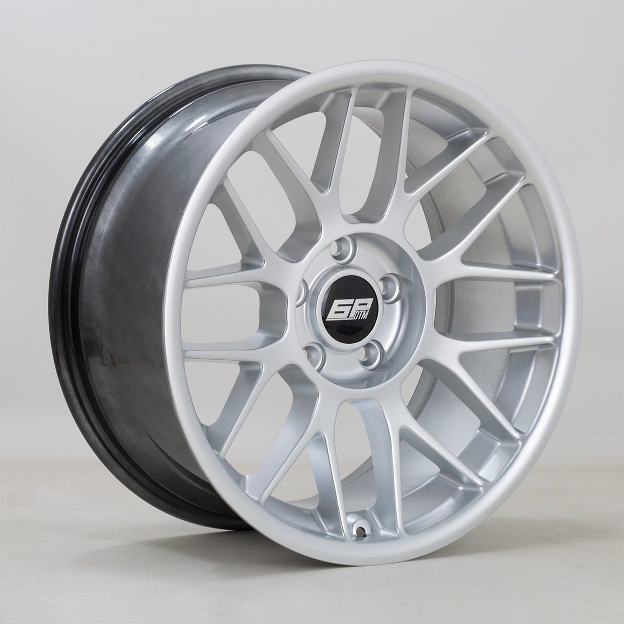 6Performance DTM 18x8.5 5x120 ET20 Hyper Silver