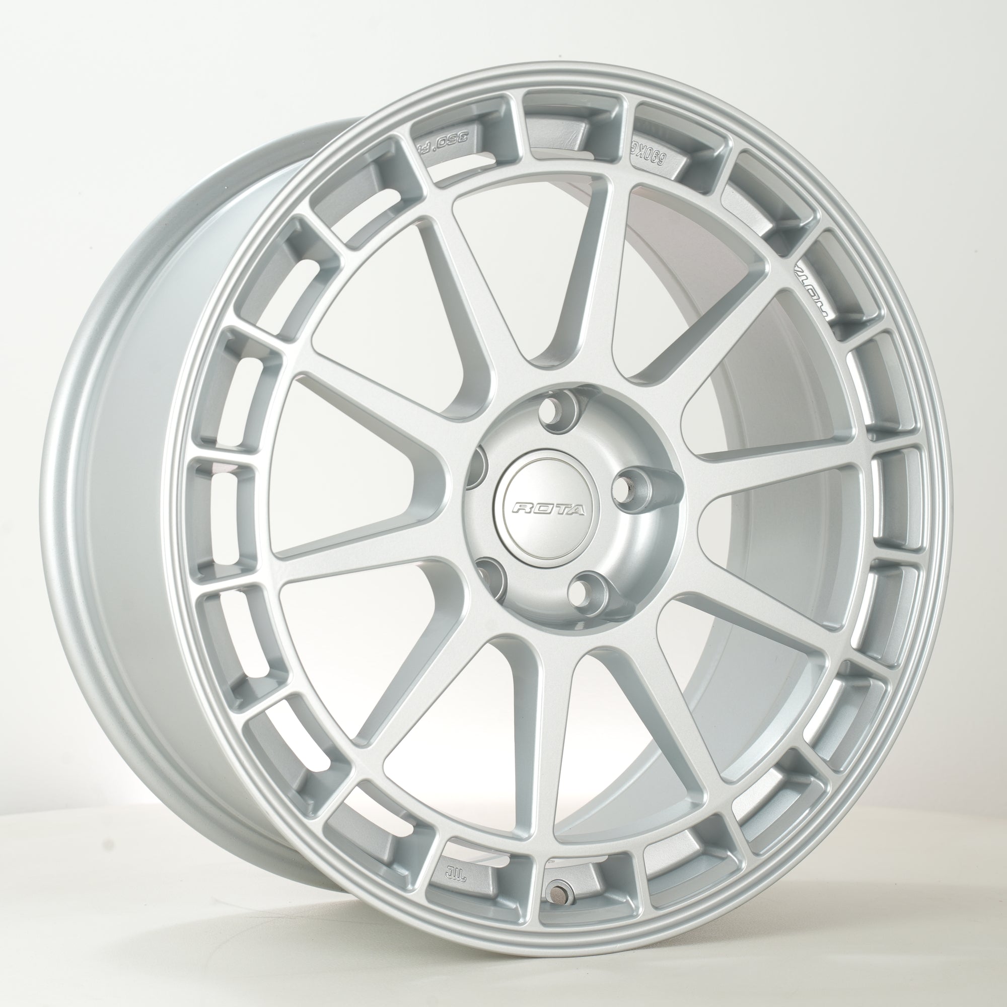 Rota Recce FF 18x8 5x112 ET45 Silver