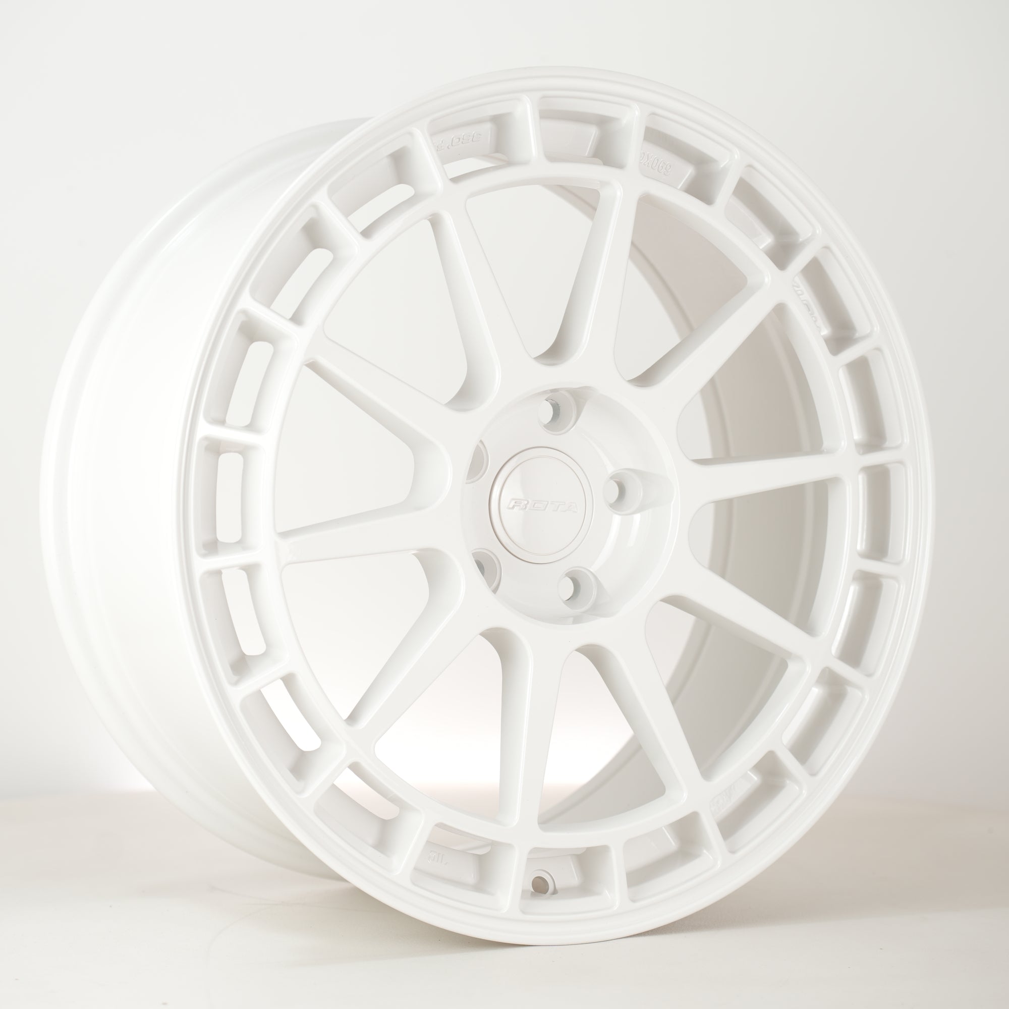 Rota Recce FF 18x8 5x112 ET45 White