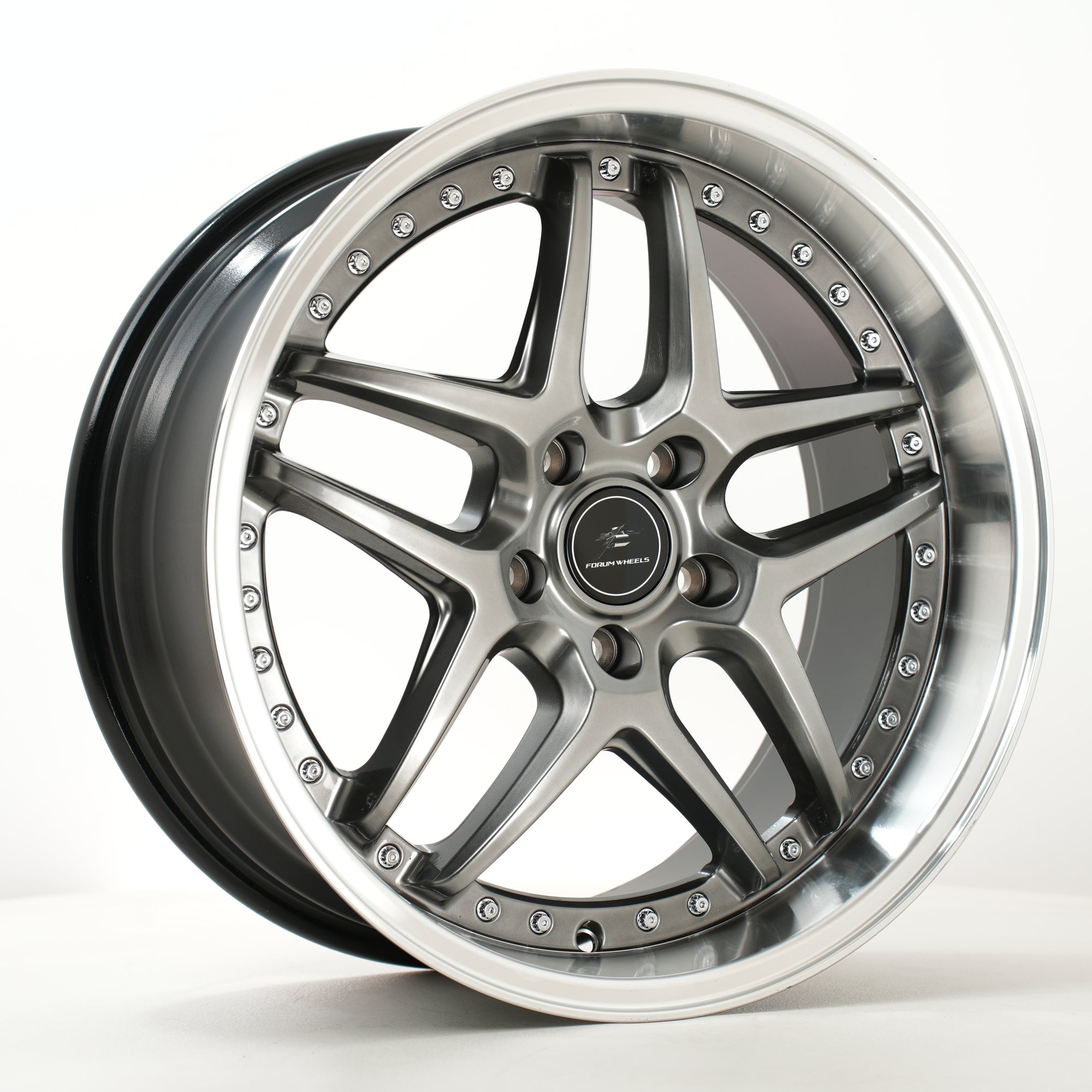 Forum Vice 18x8.5 5x120 ET35 RLHblack